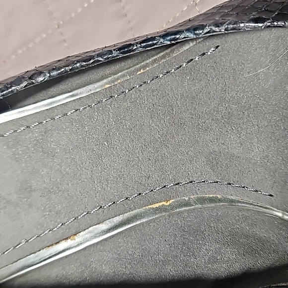 Stuart Weitzman Navy Blue Snakeskin Print Pointed Toe Kitten Heel Size 7.5 - Picture 13 of 16